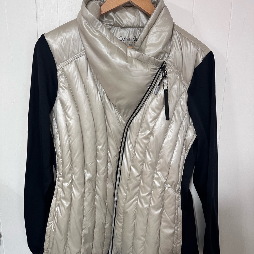 Calvin Klein Women's Metallic and Black Vest